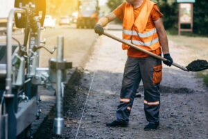 Common Mistakes to Avoid When Hiring Asphalt and Paving Contractors