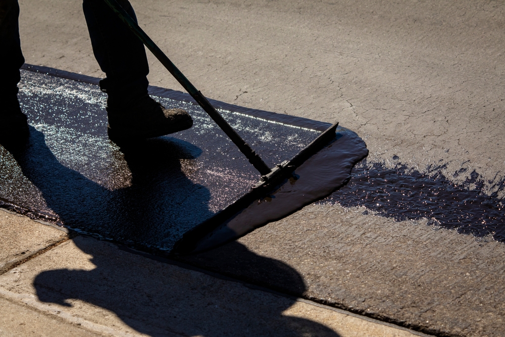 asphalt sealcoating